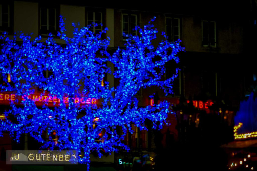 blaues Lichtermeer in Straßburg