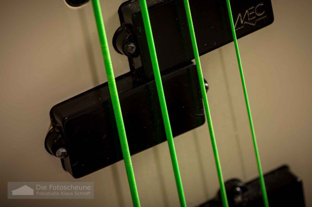 Review Bass DR Strings Neon Green