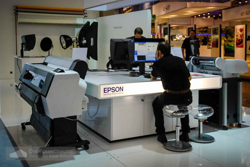 Drucker auf dem Epson Stand der Photokina