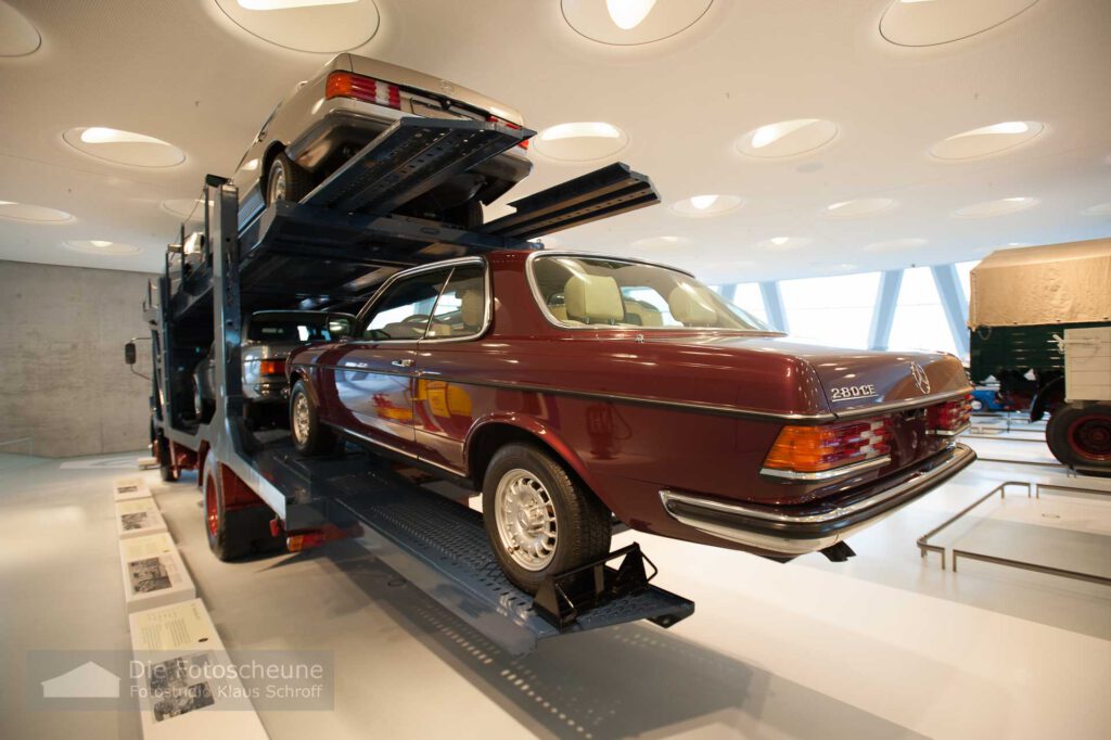 Autotransporter im Museum