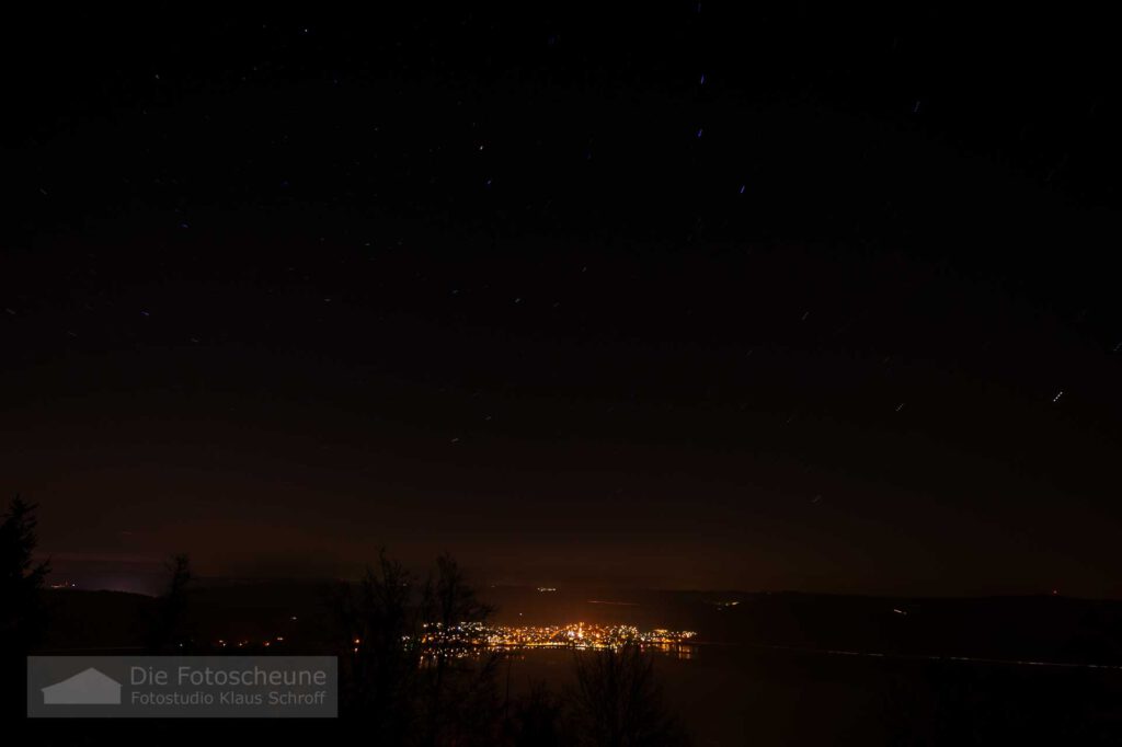 Blick nachts über den Überlinger See