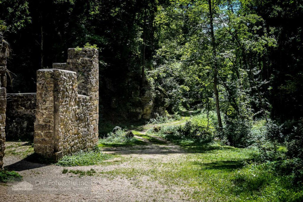 Ruine der Mühle in der Mühlbachschlucht