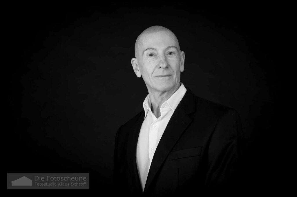 Business portrait in schwarz-weiß