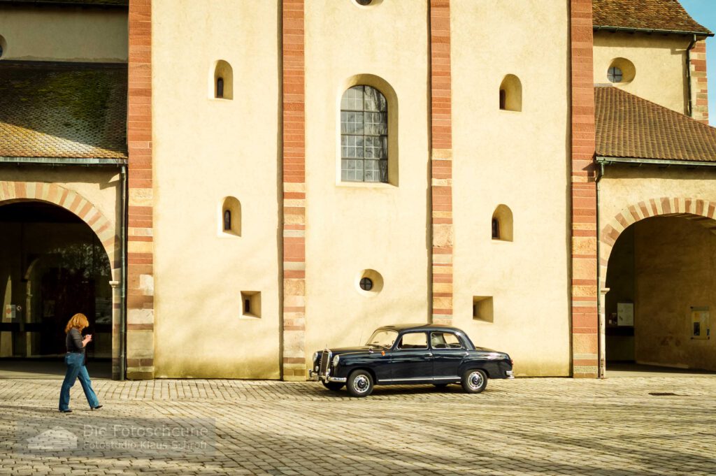 Kloster auf der Insel Reichenau mit Oldtimer