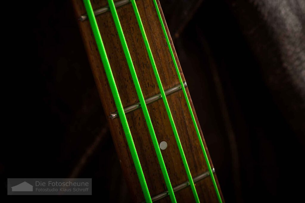 Review Bass DR Strings Neon Green