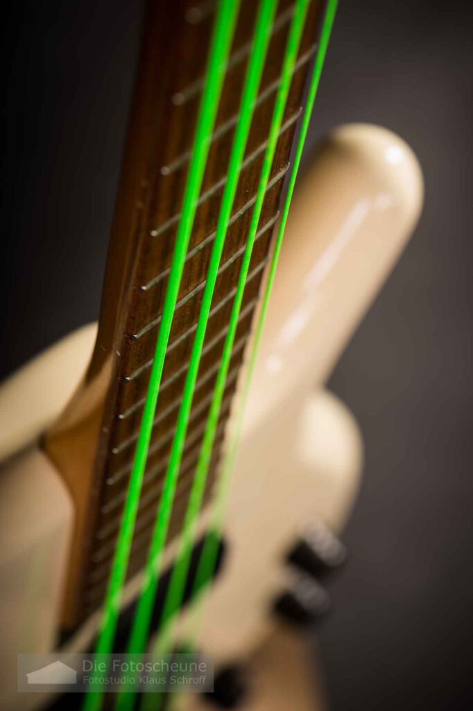 Review Bass DR Strings Neon Green