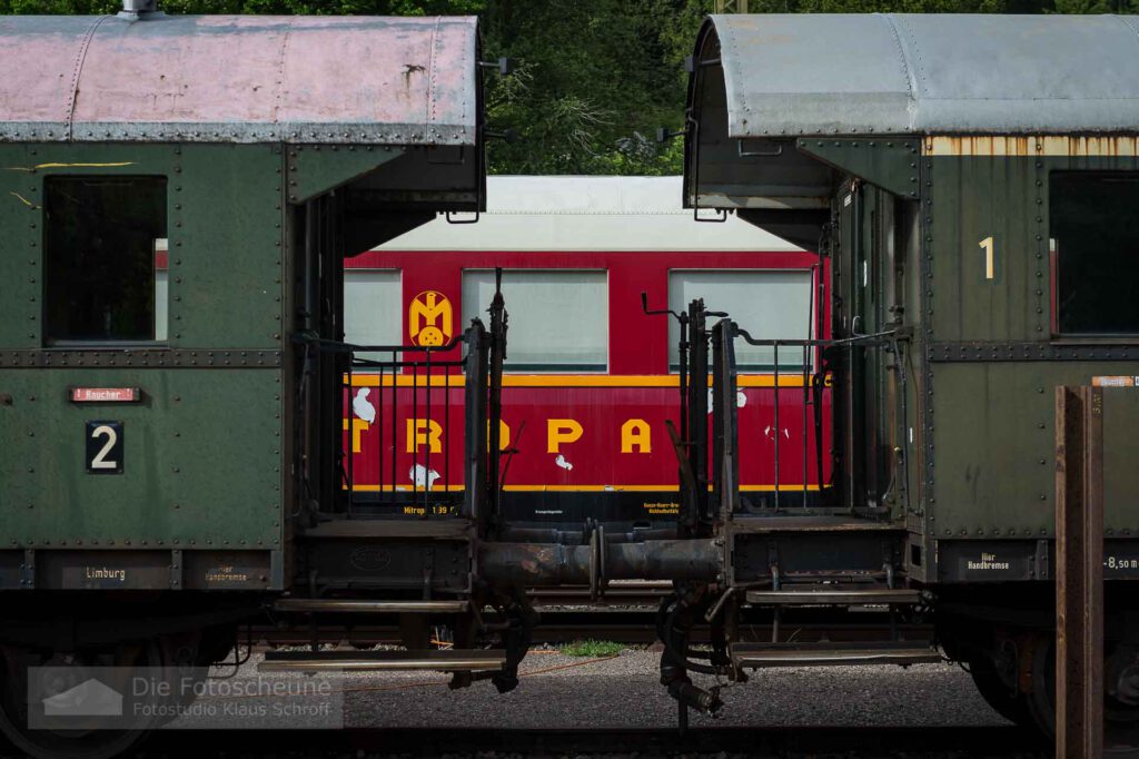 Schürzenspeisewagen vor Donnerbüchsen in Seebrugg