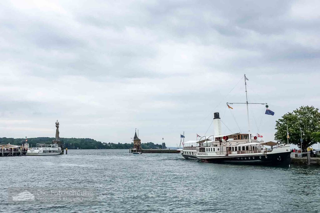 Hafenanlage Konstanz mit der Hohentwiel und der Imperia