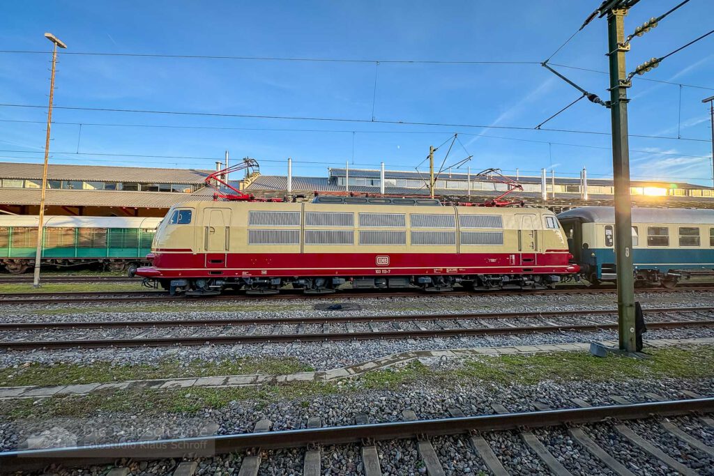 Schnellzug E-Lok in Konstanz